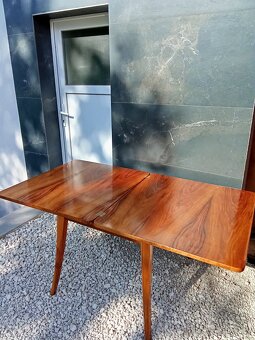 Jedálenský stôl. - 3