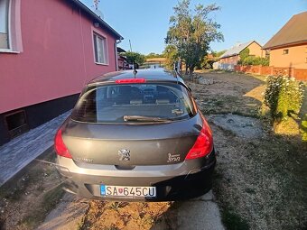 Peugeot 308 1.4 benzín - 3
