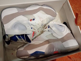 Jordan Two Trey PSG 43 - 3