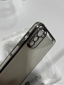 Motorola E32 - 3