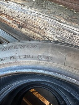 Superia bluewin uhp 97v 245/40 R18 - 3