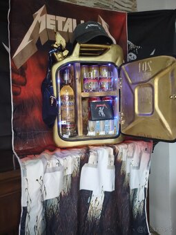 Mini bar na cesty Metallica - 3