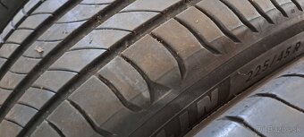 Predám 4ks pekné letné 225/45r17-94V Michelin - 3