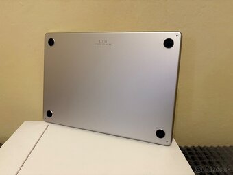 MacBook Air 15 M2 8/256GB 95% batéria - 3