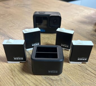 GoPro 11 Black - battery charger + 4 batérie - 3