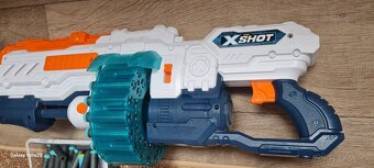 Pistol na penove naboje NERF - 3