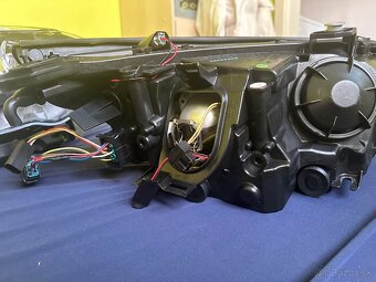 BMW e60 predne svetla - 3