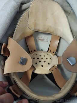 Hasičská helma zo 70 - tých rokov - 3