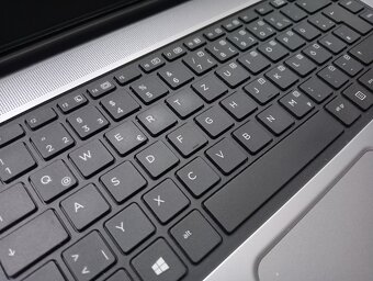 predám HP probook 640 G1 ,Intel® Core™ i5 ,16gb ram ,ssd - 3