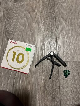 Akustická gitara Valencia - 3