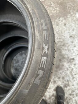 245/40 R19 - 3