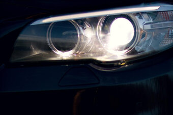 BMW Rad 5 525d xDrive, 160kW, A8, 4d - 3