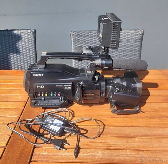 Sony HXR-MC2000E 64 Gb - 3