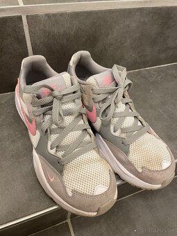 Predam NIKE tenisky - 3