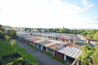 Na predaj dvojizbový byt s balkónom. + garáž. - 3