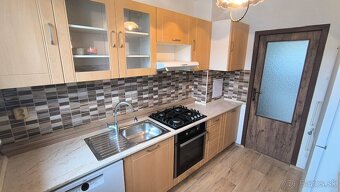 3-izb. byt s veľmi veľkým balkónom - Martin -Ul.Hurbanova - 3