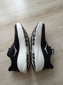 Hoka Bondi 9 - wide - 3