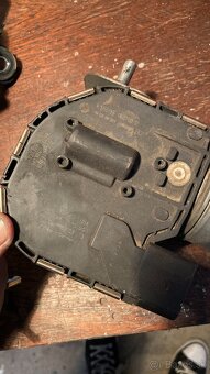 VW Golf mk5 motorček stieračov - 3