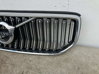 VOLVO XC40 2018- PREDNÁ MASKA - 3