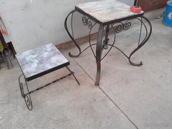 Predám stolík, stojan na kvety - 3