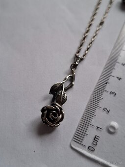 Strieborný náhrdelník s ružičkami - 3