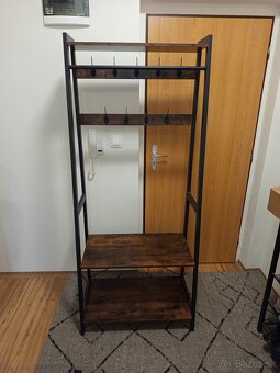 Samostatne stojace vešiaky - 3