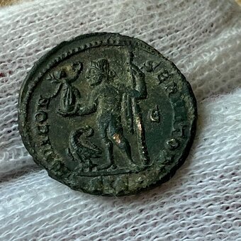 krásny follis Liciniusa I. - 3