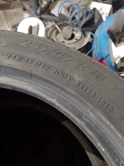 245/45 R18 - 3