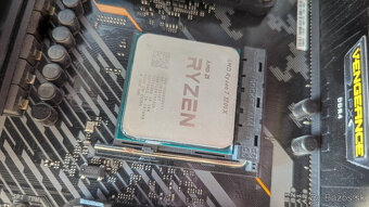 Nvidia rtx 2080 + AMD 3700x + 32GB Ram ddr4 + Maticna doska - 3