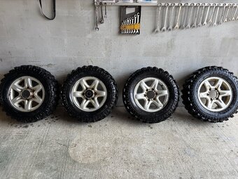Predám T3 235/70 r16 - 3
