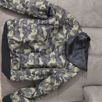 Double red vetrovka - 3