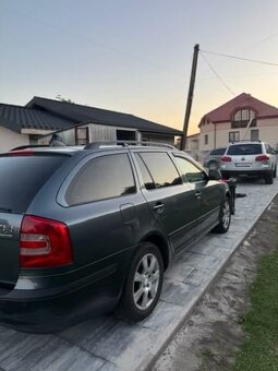 Škoda octavia 1.6 FSI 85KW - 3