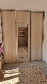 Vstavaná skriňa - 3