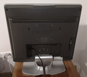 Predám dva staršie LCD televízory - 3