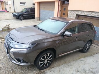 Mitsubishi Outlander 2,0 L PHEV - 3