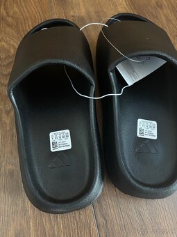 Adidas Yeezy Slide šľapky čierne veľkosť 42 - 3