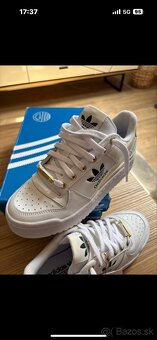 Damske botasky adidas č. 38 - 3