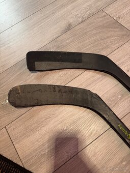 Hokejky TRUE XC9 ACF , CCM Ribcor Trigger 2pro - 3