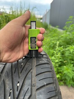 195/60 R15 - 3