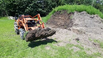 Čelný nakladač na japonský malotraktor - 3