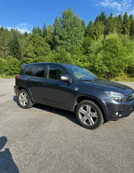 Predám Toyotu rav4 2.2 - 3