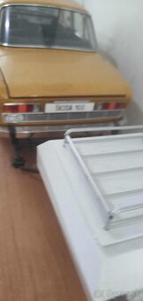 MODEL DEAGOSTINI SKODA 100 1:8+ PRÍVESNÝ VOZIK - 3