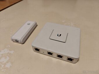 Ubiquiti UniFi Cloud Key + USG Security Gateway - 3