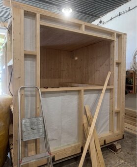 Montážnik / pomocná sila / elektrikár - 3