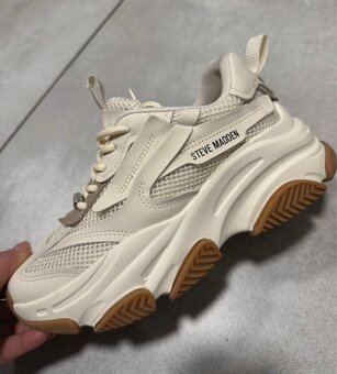 Steve Madden 37 - 3