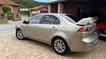 Mitsubishi Lancer - 3