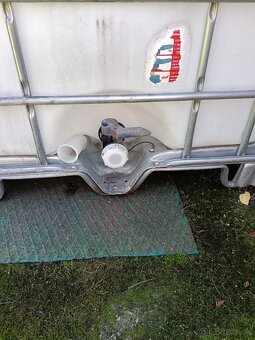 IBC nádrže 1000 litrov - 3