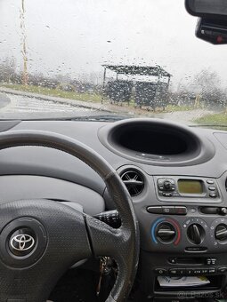 Yaris 1.3i Linea Luna - 3