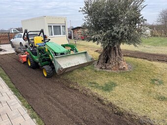 John Deere 1026r, nakladač, spatná fréza, ŠPZ - 3
