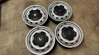 Renault Trafic stredové puklice - 3